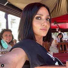Ambra angiolini (22 de abril de 1977, roma), también conocida simplemente como ambra, es una actriz, conductora de televisión y ex cantante italiana; Caffeina Hai Capito Ambra Angiolini La Svolta Sexy Per Facebook