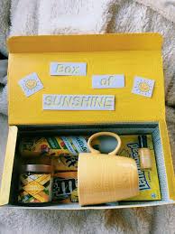 Creative Birthday Present Ideas For Best Friend Kinda Wanna Make A Smol One Of These For Every Table Friend Birthday Gifts Cute Birthday Gift Diy Gifts