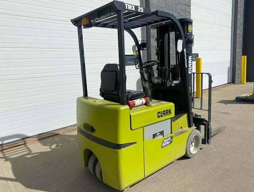 Michigan Clark TMX25 Forklift
