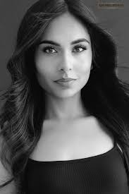 Not AI, She is real.) BW or Color? Which do you prefer and why? I'm  beginning to be drawn more and more to BW. Shreya here though, is stunning  either way! She