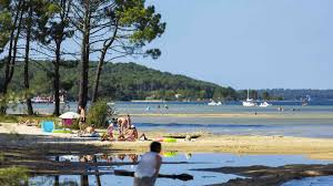 Ses quelques 5 800 hectares en font le deuxième plus grand plan d'eau déposer un avis. Biscarrosse Office De Tourisme Bisca Grands Lacs