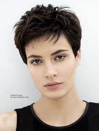 Short Dark Pixie Hairstyles Schone Frisuren Kurze Haare Haarschnitt Pixie Haarschnitt