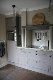 meubels met chalk paint van annie sloan shabby treats gekleurde keukenkasten keuken verven diy keuken