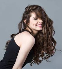 يُمكنك الحصول على شعر ناعم ومنسدل بشكل مستقيم ، عن طريق غسله وتنشيفه جيدًا ثم تمرير مكواة الشعر ، بعد ذلك تقومي برش سبراي تنعيم الشعر، وبذلك تكوني قد حصلتي على إطلالة جذابة ومُلفتة للأنظار. Ù„Ù„Ø´Ø¹Ø± Ø§Ù„Ù‚ØµÙŠØ± Ù‚ØµØ§Øª Ø´Ø¹Ø± ÙƒÙˆØ±ÙŠØ©