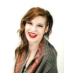 Michelle Dinsmore's Instagram, Twitter & Facebook