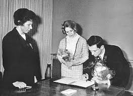 Хмельницкий двинулся к корсуню, где стояло польское войско, под начальством польного и великого коронных гетманов калиновского и николая потоцкого. Zhena Bogdana Stupki Larisa Kornienko Lichnaya Zhizn I Deti Syn Dmitrij V Seme Aktera