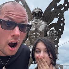 Apologies to all blue players, but Jace is kind of a douche. Not as bad as  Urza, but still pretty horrible.