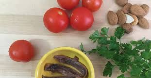 Picchi pacchio, or with similar names describes a wonderful yet simple dish. Spaghetti Al Picchio Pacchio Ricetta Rivisitata