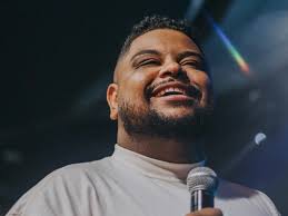 Potência Mulher: Bárbara Penido canta os ciclos, mistérios e complexidades  do feminino