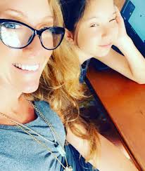 Shelley Rickard's Instagram, Twitter & Facebook