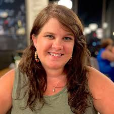 Laurie Barnhill's Instagram, Twitter & Facebook