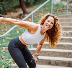 These outdoor workout classes pop up during the spring and summer months and can be a great way to push yourself and get into shape while making new fitness friends. 5 Signs You Had A Great Workout Trainer Kristen