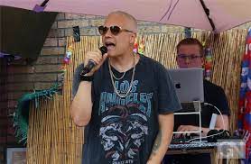 Selling over 4 million records worldwide. Mister California Dante Thomas Gibt Sich Die Ehre