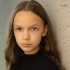 New Headshots....can I get some help picking?.....#1/2/3 or 4 📸📸📸🎬🎬🎬  @karolinaturekphotography @premieretalentmanagement  #premieretalentmanagement #leblancschoolofacting #yvractor