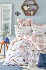 Karaca home cihangir tek kişilik nevresim takımı % 100 cotton bu ürünün tek ve çift kişiliği mevcuttur. Karaca Home Coral Mercan Rnf Tek Kisilik Nevresim Takimi Karaca