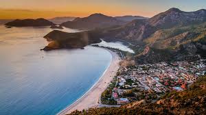 Die türkei liegt als einziges land auf zwei genießt euren urlaub an der türkischen riviera: Corona Reisewarnung Gelockert Urlaub Im Risikogebiet Turkei Das Sagen Experten