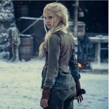 Карен гиллан, карла гуджино, фрейя аллан и др. Freya Allan Bio Age Height Net Worth Parents Dating Boyfriend Career