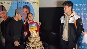 Donny pangilinan faces his punishment when he refuses to answer his question in sagot o lagot. Donny Pangilinan Nag Celebrate Ng Birthday Sa Special Block Screening Ng James Pat Dave Youtube