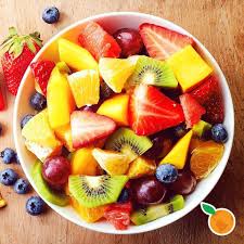 Un Bowl Pequeno De Frutas Mixtas Es Una Buena Opcion Para Tu Alimento De Media Tarde Alimentos Fruta Frutas