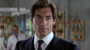 Feliz Aniversário Timothy Dalton! Qual seu momento favorito do Dalton? :  r/JamesBond
