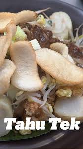 Bakso umumnya dibuat dari campuran daging sapi giling dan tepung tapioka, akan tetapi. 900 Betawi Nusantara Dutch Eats Ideas In 2021 Indonesian Food Food Indonesian Cuisine