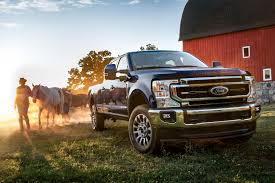 Besides trims, buyers will have more options to configure their ride. 2021 Ford Super Duty F 350 Lariat Truck Models Specs