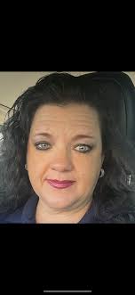 Hi guys, I want to cut my hair, I want Bob cut. Am around chiawelo soweto,  please help.