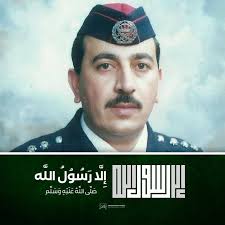 من عاش بوجهين.. مات لا وجه له كن صاحب كلمة واحدة بالحق فالعمر أقصر من أن  تنافق لهذا و تجامل ذاك على حساب عقيدتك و مبدأك..