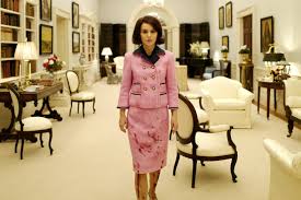 After kennedy's death, she married greek shipping magnate aristotle. Maximum Cinema Hintergrund Jackie The Look