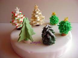 Vous êtes à la recherche d'idées de décoration gâteau unique pour votre prochain événement spécial ? Sapins En Pate A Sucre Et Glace Royale Ma Petite Patisserie Contact Isilda Neuf Fr