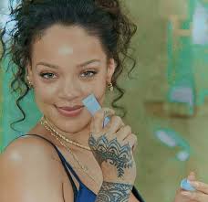 I like Rihanna. She looks so gorgius.