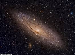 Nasa berkongsi gambar panorama menakjubkan di tapak pendaratan perseverance di planet marikh.paparan itu menunjukkan jurang kawah jezero yang menjadi. Gambar Yang Diambil Seorang Nenek Ini Terpilih Untuk Dipamerkan Oleh Nasa Iluminasi