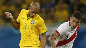 miˈrɐ̃dɐ), is a brazilian footballer who plays as a. Miranda Named New Brazil Captain Goal Com