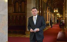 Check spelling or type a new query. Horvath Laszlo A Tasz Es Csatlosai Meg A Gyermekek Vedelmeben Sem Tudtak A Politikai Kenyszerzubbonybol Kibujni Pestisracok