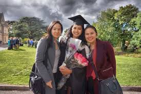 Ini dia 10 potret kenangan maudy ayunda di stanford university hingga wisuda. Maudy Ayunda Udah Wisuda Lho Intip Yuk Luapan Kebahagiaannya Siapa Tahu Bisa Menular Ke Kita