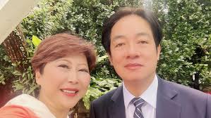 賴清德烤肉趴跟陳亭妃合照笑不出來？ 吳思瑤：不要看圖說故事】 （圖／#陳亭妃臉書）