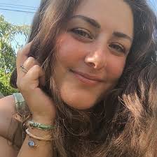 Pour poursuivre les vacances d'été avez vous lu les 4 nouvelles gratuites  réalisées part la #FrenchTeam ? Elles sont disponibles en version numérique  sur toutes les plateformes ! 😍 https://linktr.ee/hugonewromance  #hugonewromance #newromanceaddict #