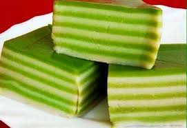 1 cawan tepung gandum 1 cawan tepung jagung 12 cawan gula merah 4 cawan santan dari sebiji kelapa 1. Pin On Kueh Local Stuff