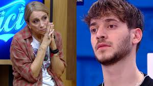 Amici, Holden canta Mango: Laura Valente ricorda l'adorato marito e si  emoziona (video)