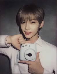 Pin By Max Semi Ia On Silence Felix Stray Kids Kid Memes Polaroid Pictures