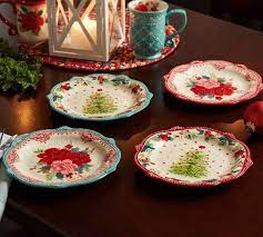 New Pioneer Woman 8 5 Holiday Plates On Mercari Holiday Plates Pioneer Woman Pioneer Woman Kitchen