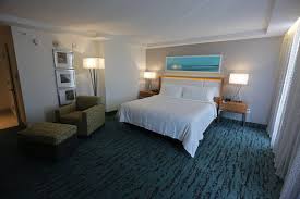With great amenities and our best internet rate guarantee, book your hotel in miami today. New Holiday Inn On I 95 Replaces Abandoned Eyesore Miami Herald