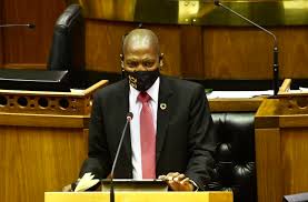 Health minister dr zweli mkhize visits the eastern cape on monday to assess the province's progress in fighting the pandemic. Hernieude Vrae Oor Reusekontrak Vir Mkhize Vertrouelinge Maroela Media