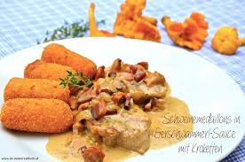Schweinemedaillons In Eierschwammerl Sauce Schweine Medaillons Schweinemedaillons Eierschwammerl