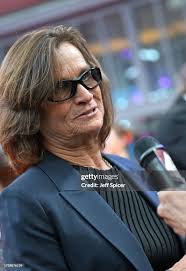 Bonnie Stoll attends the "Nyad" Headline Gala premiere during the... News  Photo