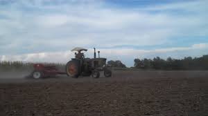Drilling Seeding Wheat Jd 3010 And Ih 510 Drill