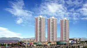 Cửa sổ căn hộ bên 302 đang mở và dù không có đèn, nhưng với ánh sáng từ nhà tắm. Thuáº­n Kiá»u Plaza áº©n Chá»©a Chuyá»‡n Khiáº¿n Ai CÅ©ng Run Sá»£ Nhiá»u NÄƒm