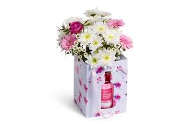 Get quality fresh flowers at tesco. Tesco S Dinosaur And Unicorn Mother S Day Bouquets Entertainment Daily