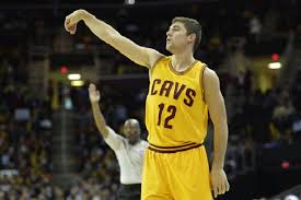 View his overall, offense & defense attributes, badges, and compare him with other players in the league. Joe Harris Bio Age Net Worth Stats Nba Contract 2021
