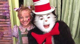 The Cat Mike Myers And Sally Dakota Fanning On The Set Of The Cat In The Hat Movie Cat In The Hat Movie Movie Collection Halloween Makeup Cat